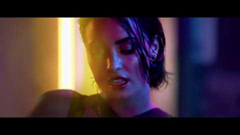 Demi Lovato - Cool for the Summer (Official Video).mp4