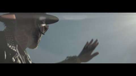 Yelawolf - Best Friend ft. Eminem.mp4